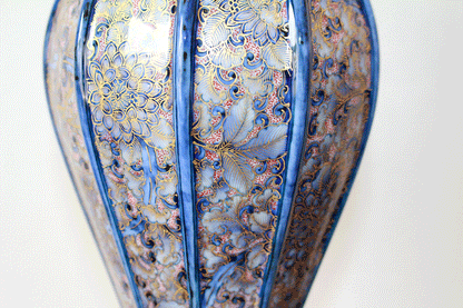 26397	葉山有樹	  金彩美瑠菊花文　Ornamental　Vase（個展出品同手作）　HAYAMA　Yuki