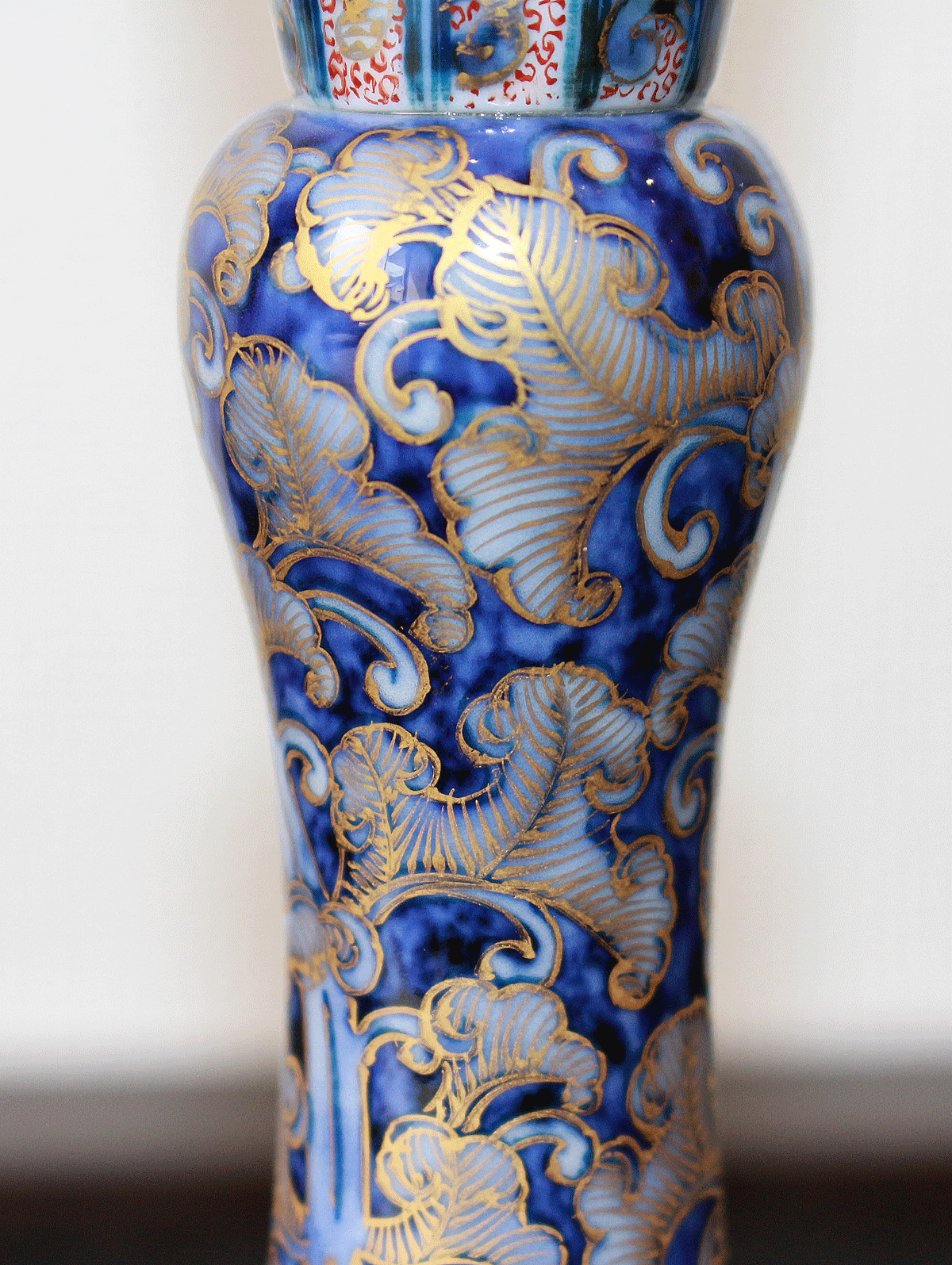 26397	葉山有樹	  金彩美瑠菊花文　Ornamental　Vase（個展出品同手作）　HAYAMA　Yuki
