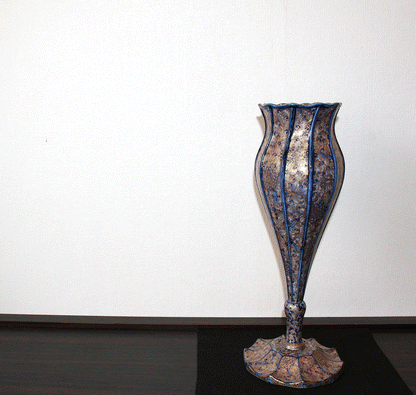 26397	葉山有樹	  金彩美瑠菊花文　Ornamental　Vase（個展出品同手作）　HAYAMA　Yuki