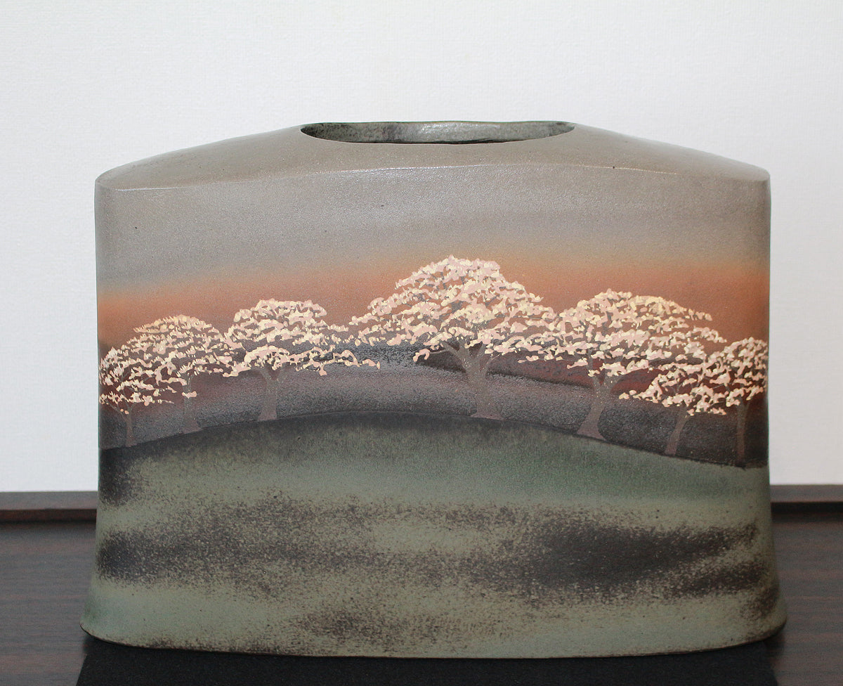 25605 SAEKI Moriyoshi (Inlaid glazed vase with forest design (2003)) 