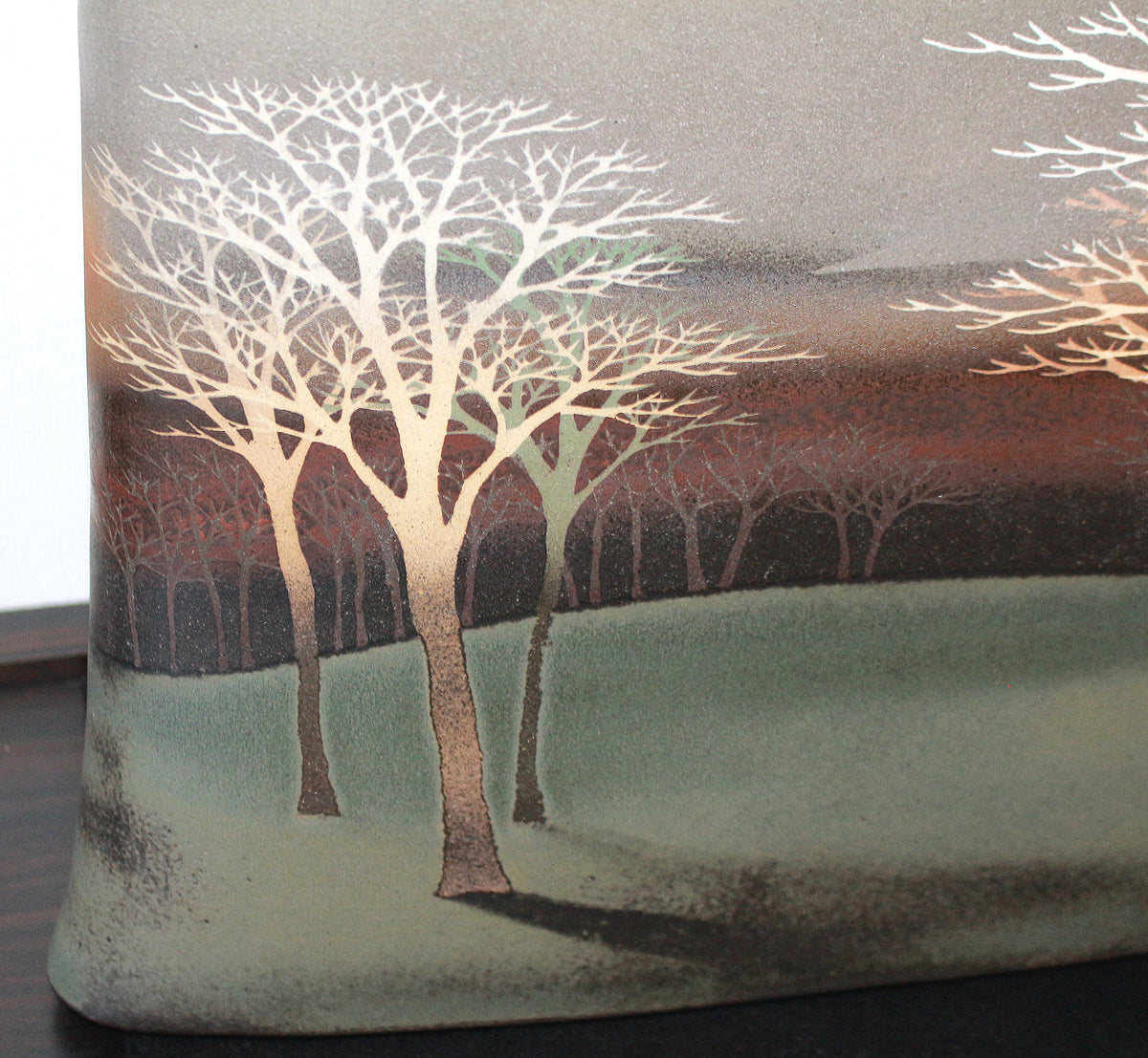 25605 SAEKI Moriyoshi (Inlaid glazed vase with forest design (2003)) 