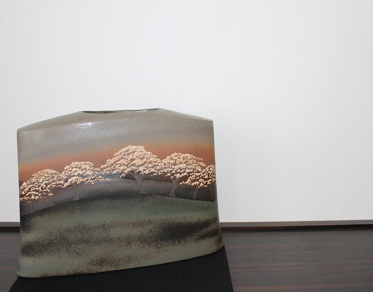 25605 SAEKI Moriyoshi (Inlaid glazed vase with forest design (2003)) 