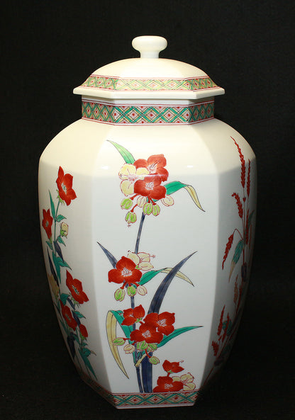 25303 14th generation Sakaida Kakiemon (Muddy hand flower pattern vase) 