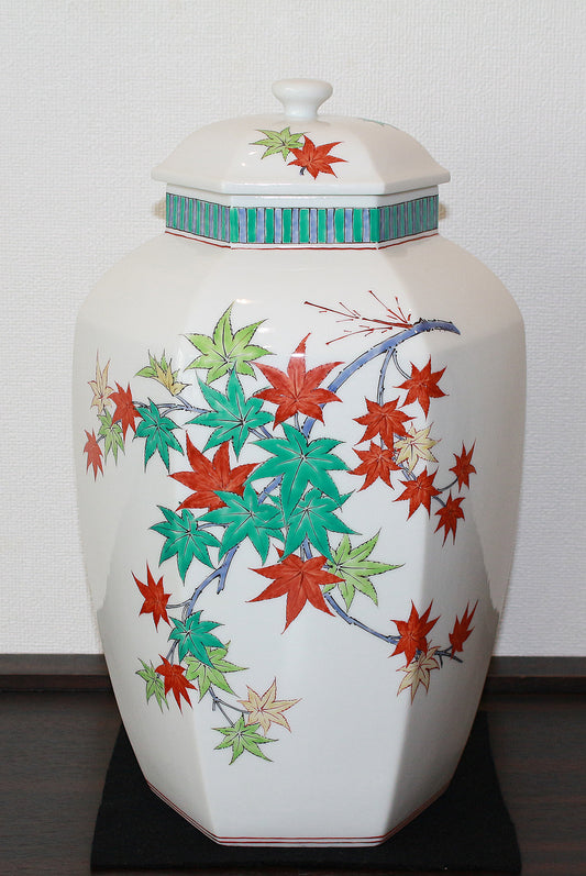 25303 14th generation Sakaida Kakiemon (Muddy hand flower pattern vase) 