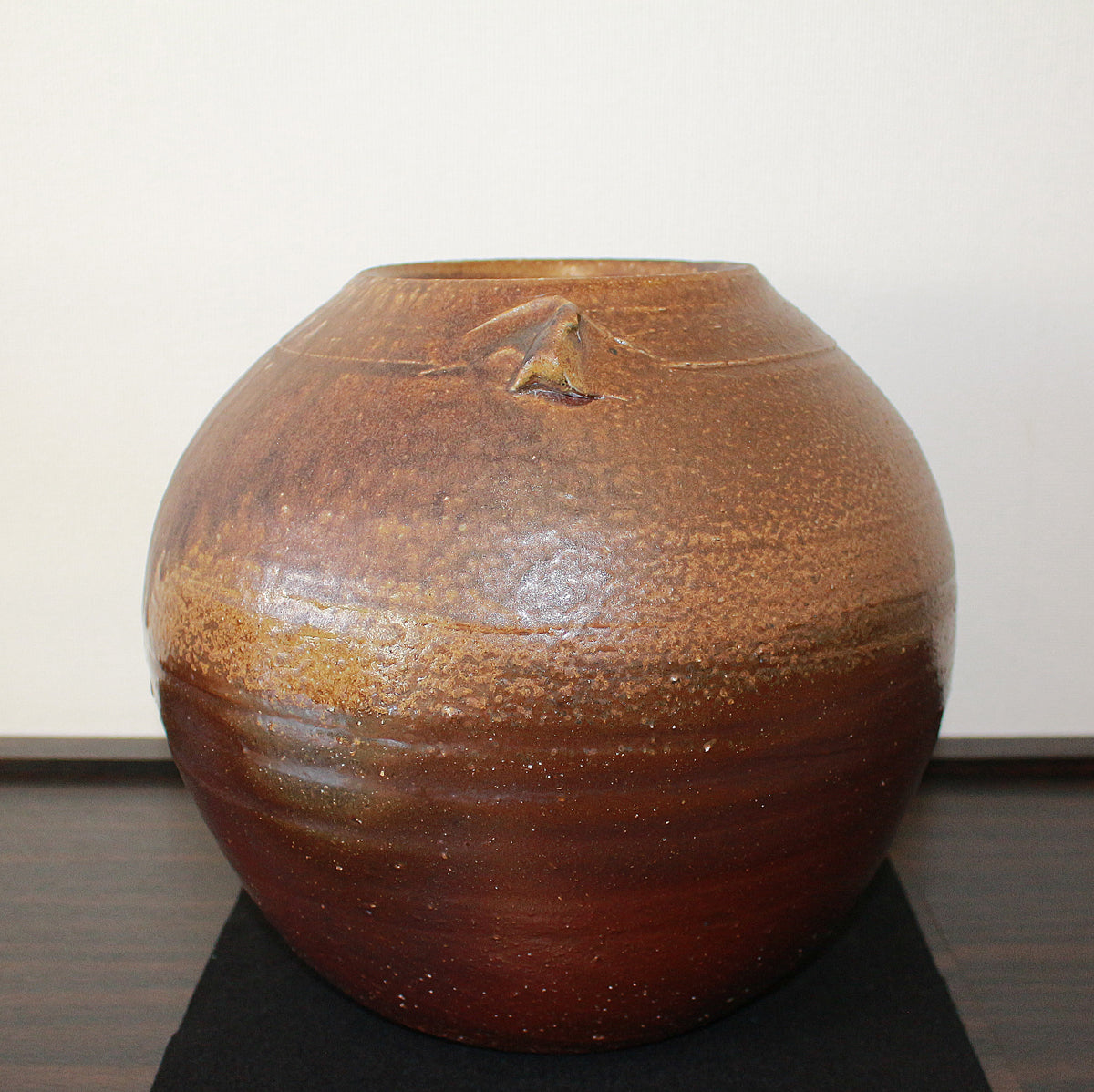 25694 Living National Treasure Fujiwara Yu (Bizen mortar and pestle vase)