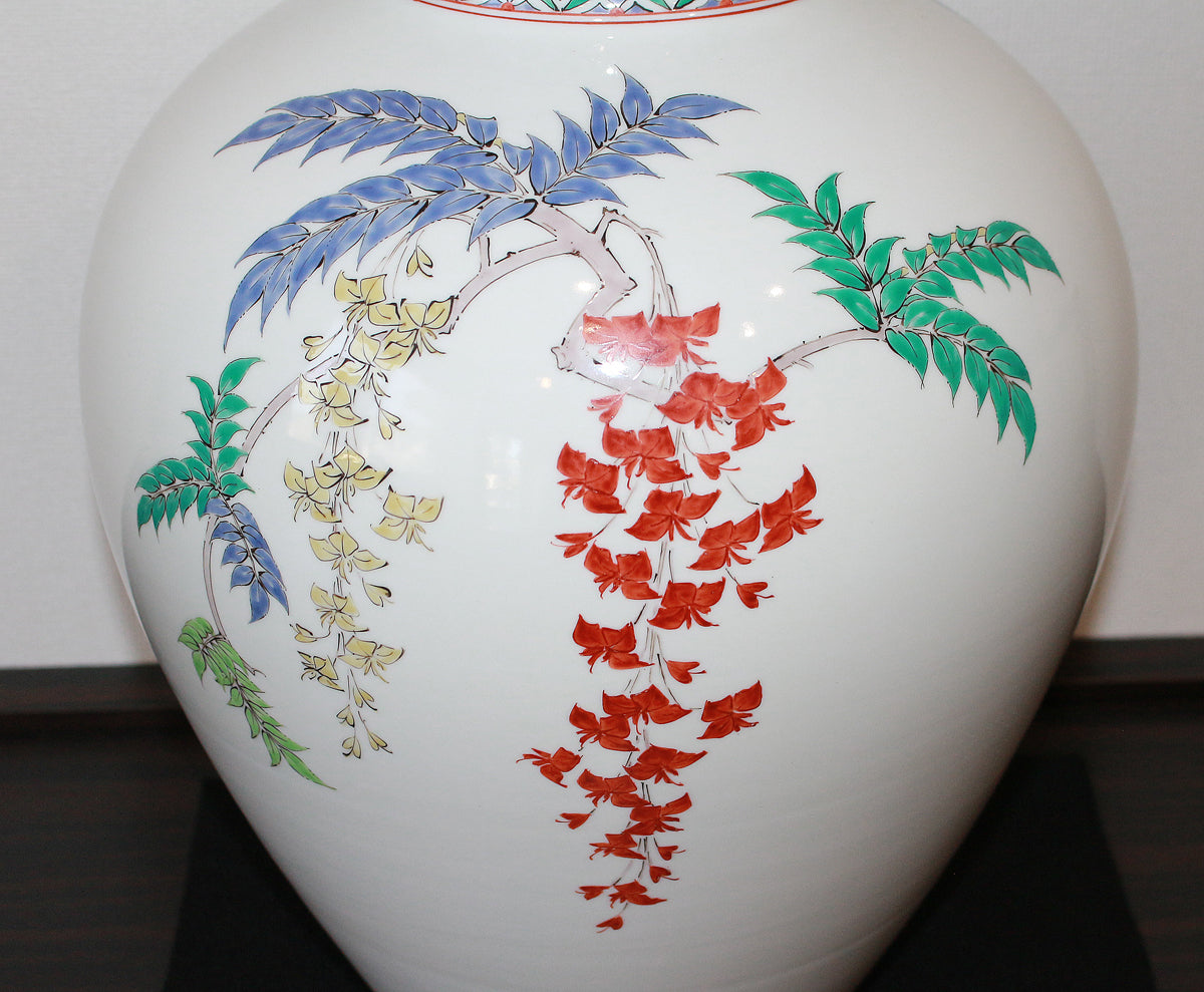 25698 14th generation SAKAIDA Kakiemon (cloudy hand wisteria pattern vase) SAKAIDA Kakiemon