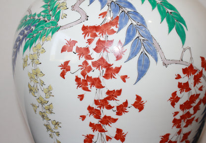 25698 14th generation SAKAIDA Kakiemon (cloudy hand wisteria pattern vase) SAKAIDA Kakiemon