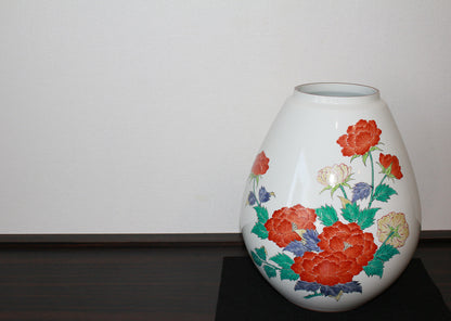 25699 十四代 酒井田柿右衛門（濁手牡丹文花瓶）SAKAIDA Kakiemon