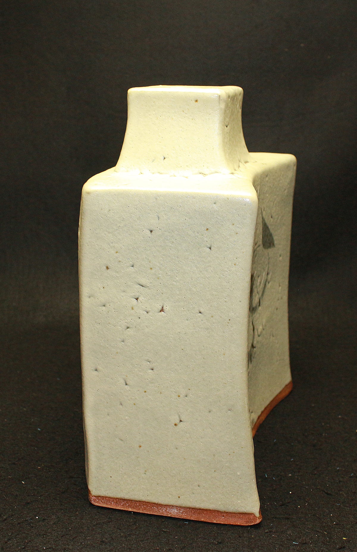 24883 Living National Treasure HAMADA Shoji (Kakegure glaze vase)