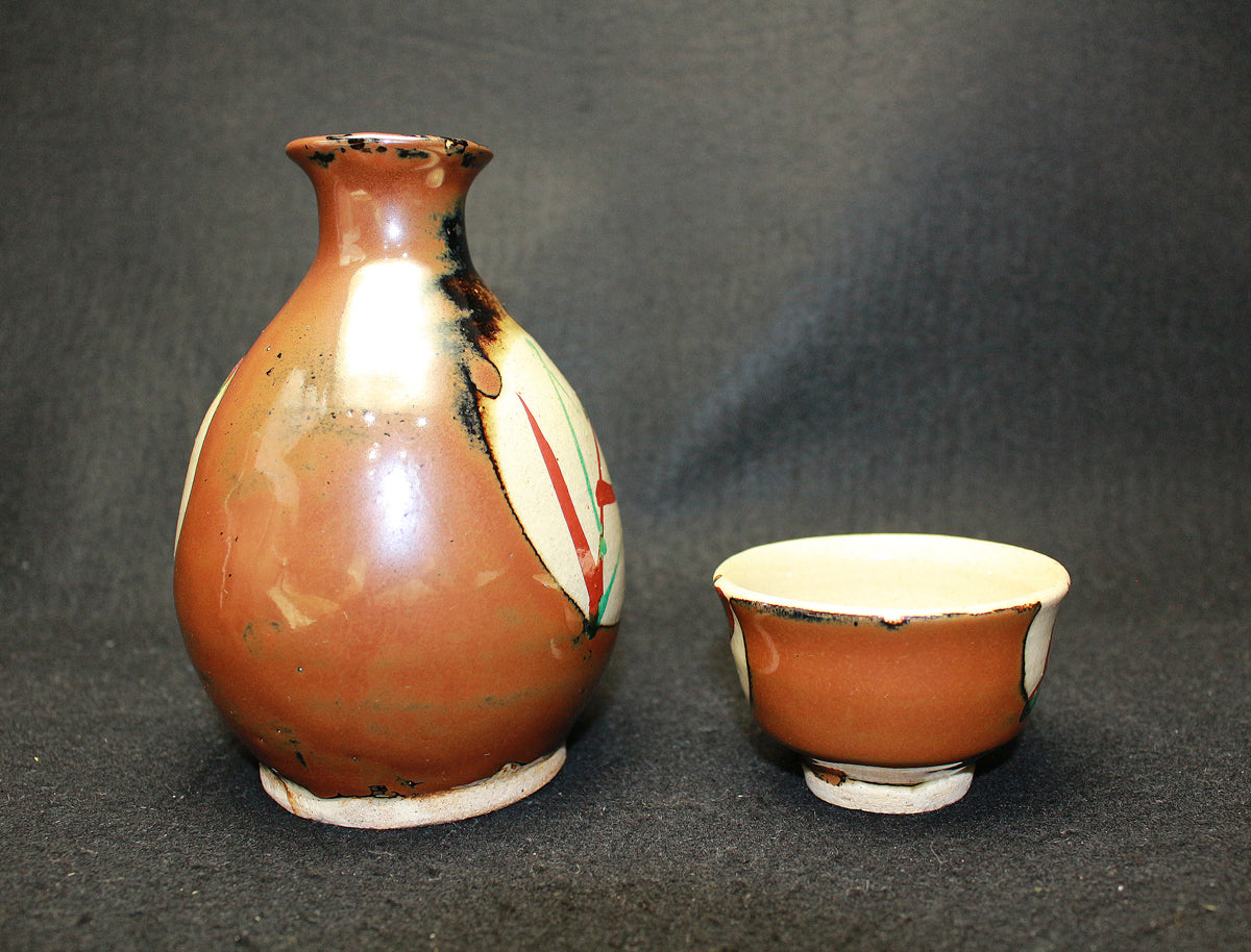 25739 Shoji Hamada (Red-painted round crest sake vessel)