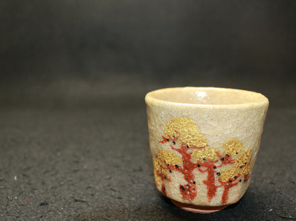 25808 6th generation Shimizu Rokubē Koki-style Colored Pine Tree Lined Sake Cup