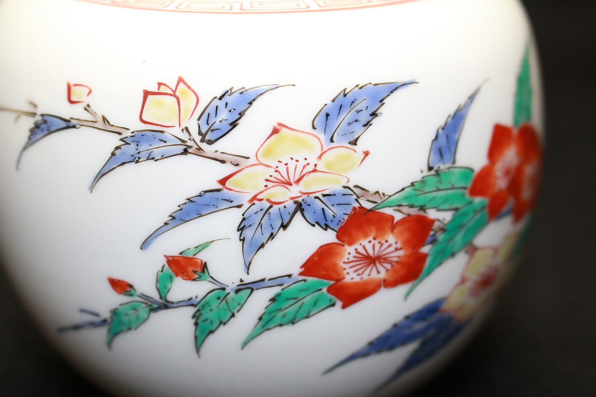 25814　１３代酒井田柿右衛門	濁手山吹文香爐  　SAKAIDA Kakiemon