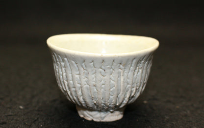 25148 UCHIDA Koichi (Kuchiki-style white porcelain sake cup) 