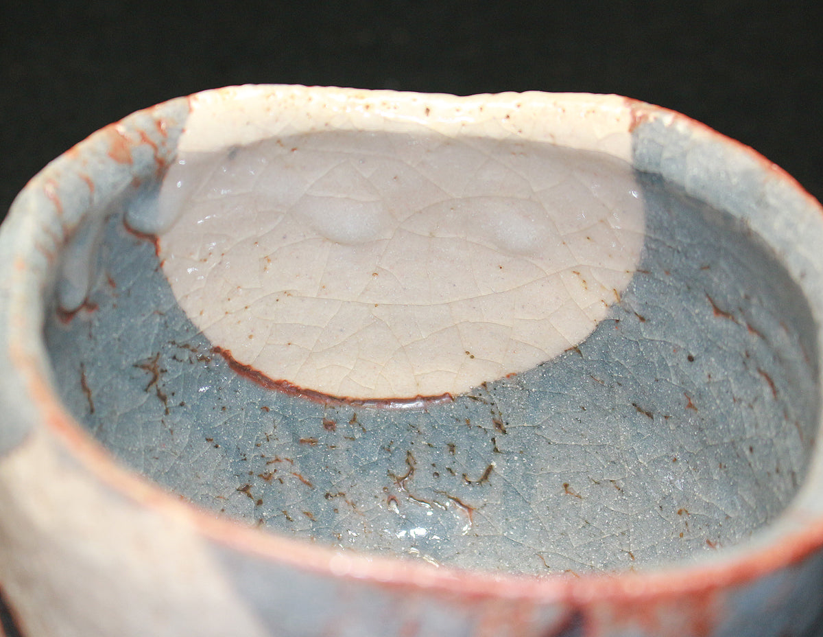 25831 Toshisada Wakao Rat Shino tea bowl