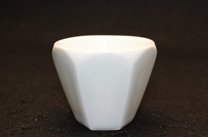 25925   人間国宝 前田昭博  白瓷面取盃　MAEDA Akihiro