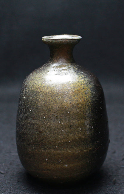 26062	伊勢崎淳	　備前黒徳利