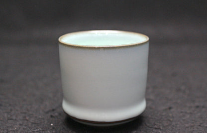 26044 Living National Treasure Fukushima Zenzo Nakano Moon White Porcelain Sake Cup FUKUSHIMA Zenzou 