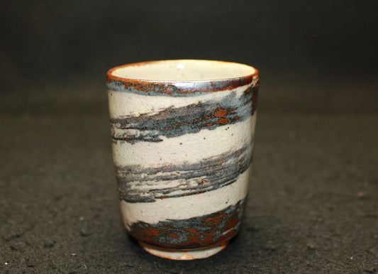 26045	北大路魯山人	 絵瀬戸渦文湯呑（黒田識）  KITAOJI Rosanjin