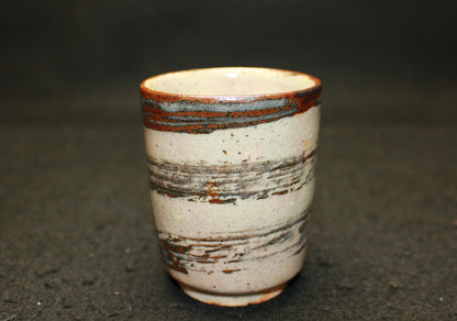 26045	北大路魯山人	 絵瀬戸渦文湯呑（黒田識）  KITAOJI Rosanjin