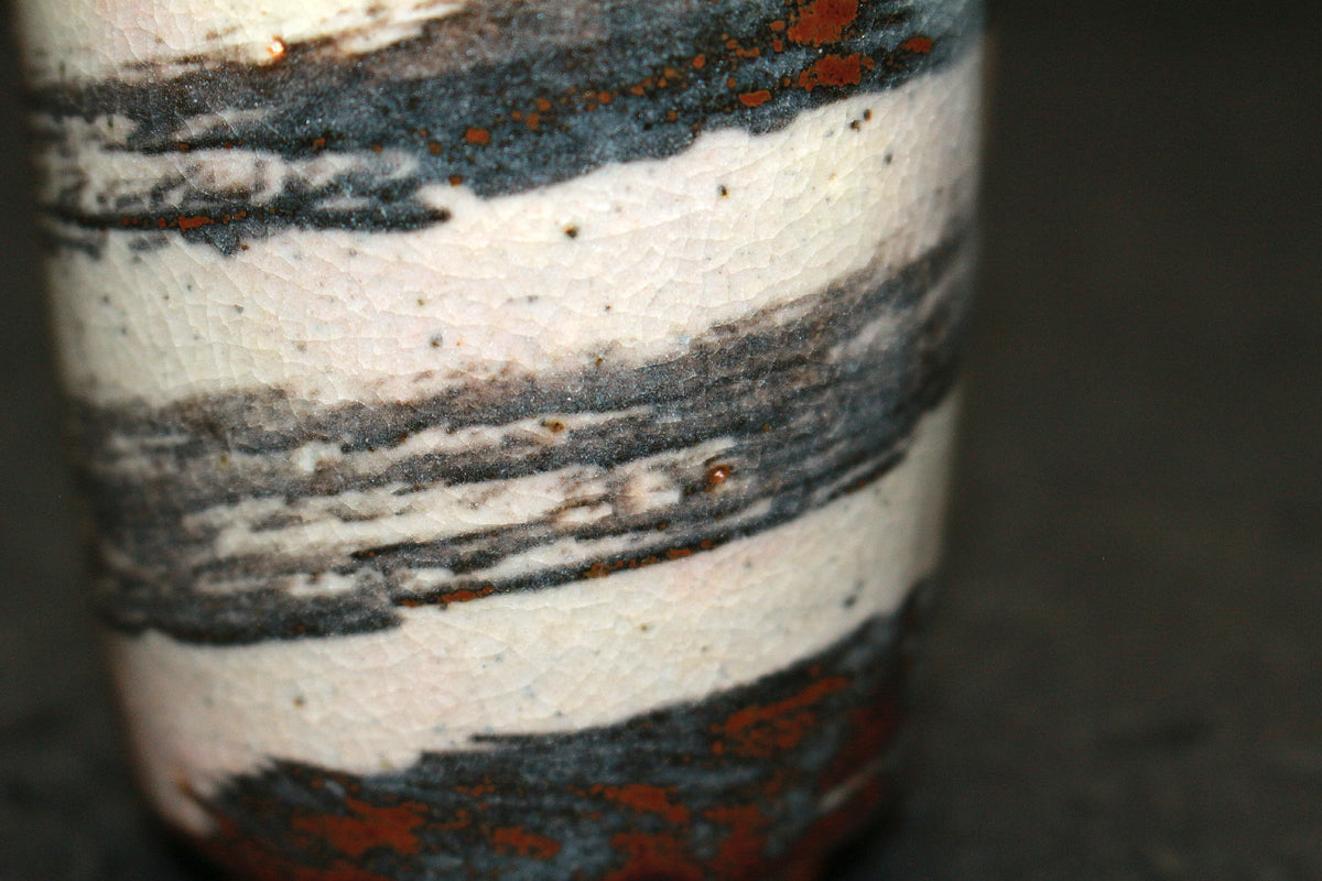 26045	北大路魯山人	 絵瀬戸渦文湯呑（黒田識）  KITAOJI Rosanjin