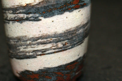 26045	北大路魯山人	 絵瀬戸渦文湯呑（黒田識）  KITAOJI Rosanjin