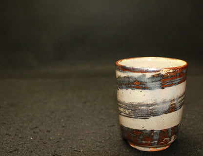 26045	北大路魯山人	 絵瀬戸渦文湯呑（黒田識）  KITAOJI Rosanjin