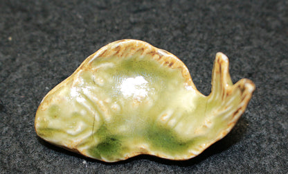 26050   北大路魯山人	魚形箸枕  弐（黒田識） KITAOJI   Rosanjin