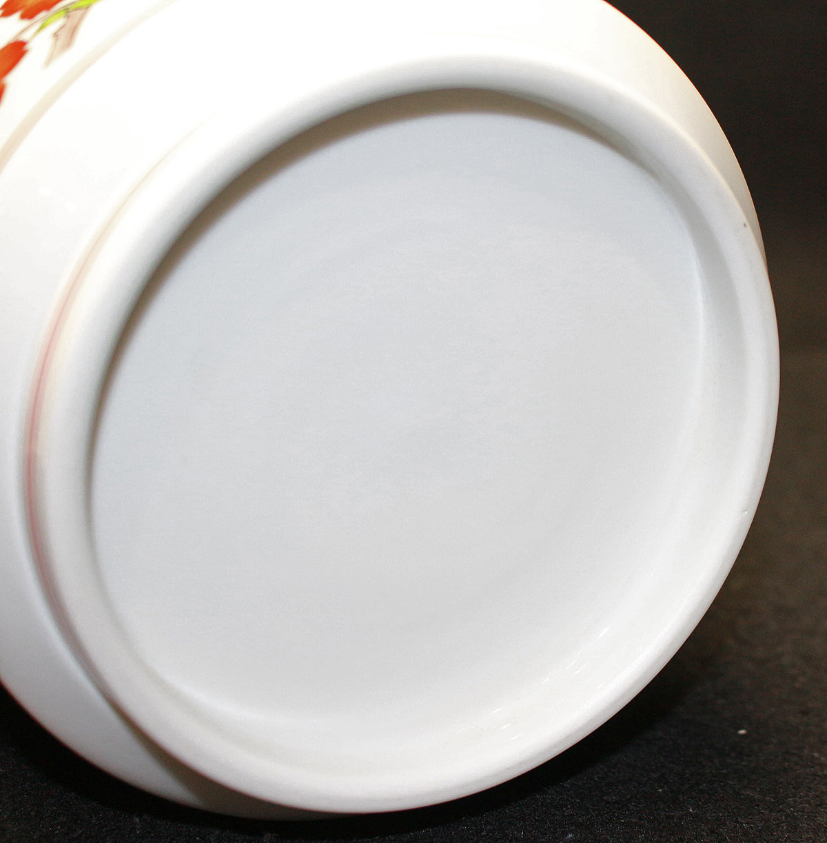 26053 人间国宝 第十四代坂田柿右卫门罐，罐身饰有云纹手和花卉图案（沉香罐，特别限量版） 