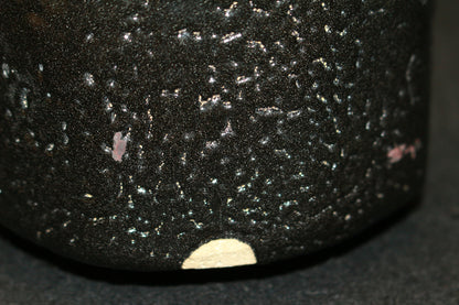 26069	人間国宝　加藤孝造　瀬戸黒茶盌（平柴谷）　KATO　Kozo