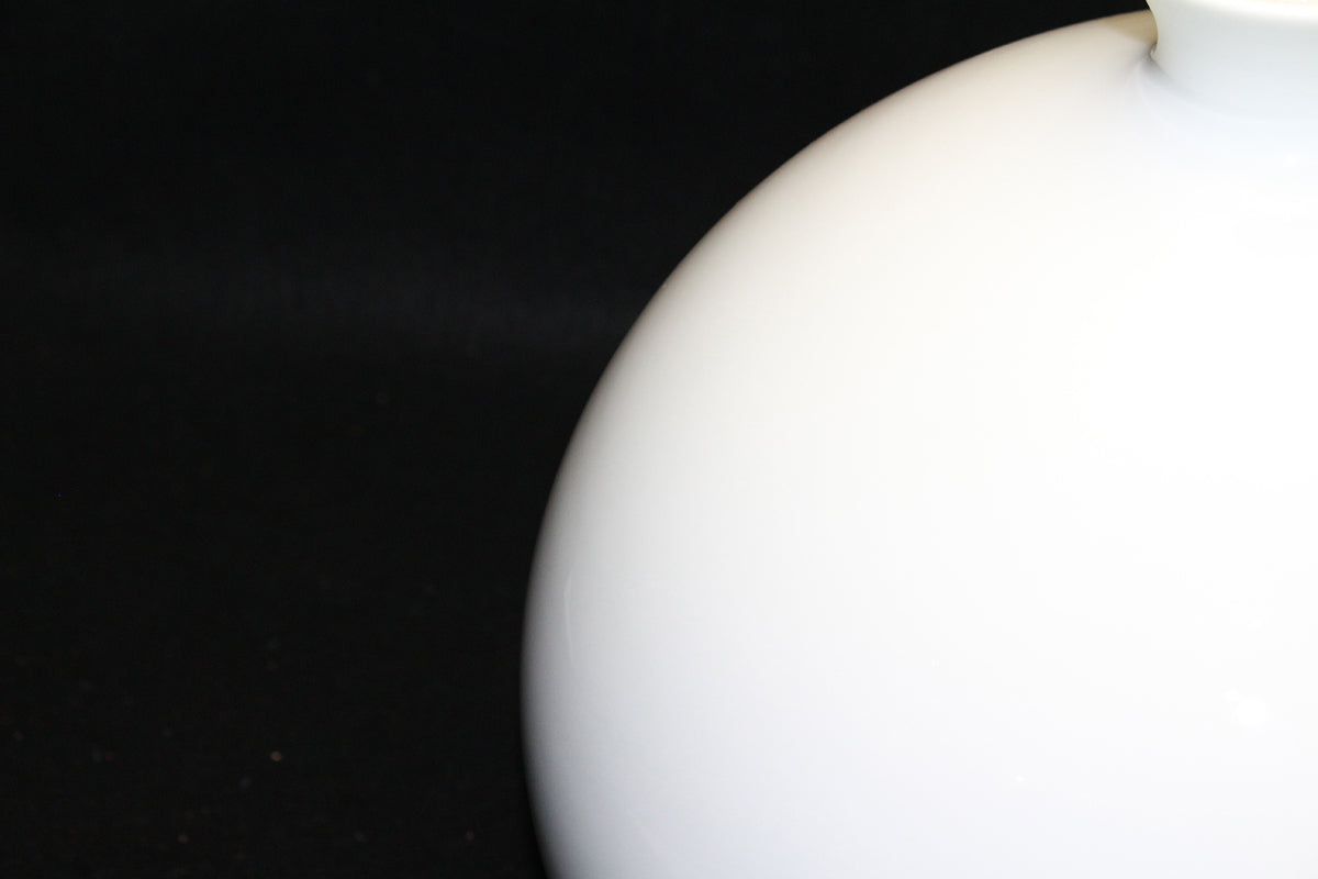 26071 Living National Treasure Inoue Manji White Porcelain Round Vase 