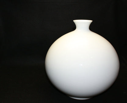 26071 Living National Treasure Inoue Manji White Porcelain Round Vase 