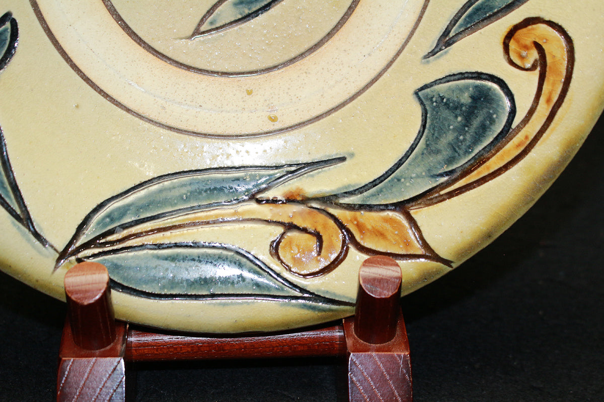 26072	人間国宝　金城次郎　壷屋焼　皿（海老魚紋）