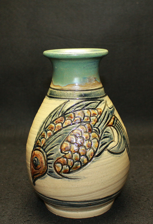 26073	人間国宝　金城次郎　壷（魚紋）