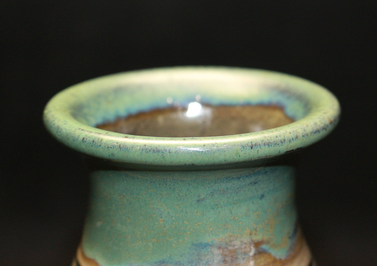 26073	人間国宝　金城次郎　壷（魚紋）