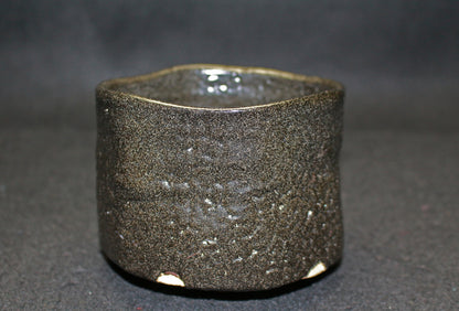 26074	人間国宝　加藤孝造　瀬戸黒茶盌（平柴谷）　KATO　Kozo