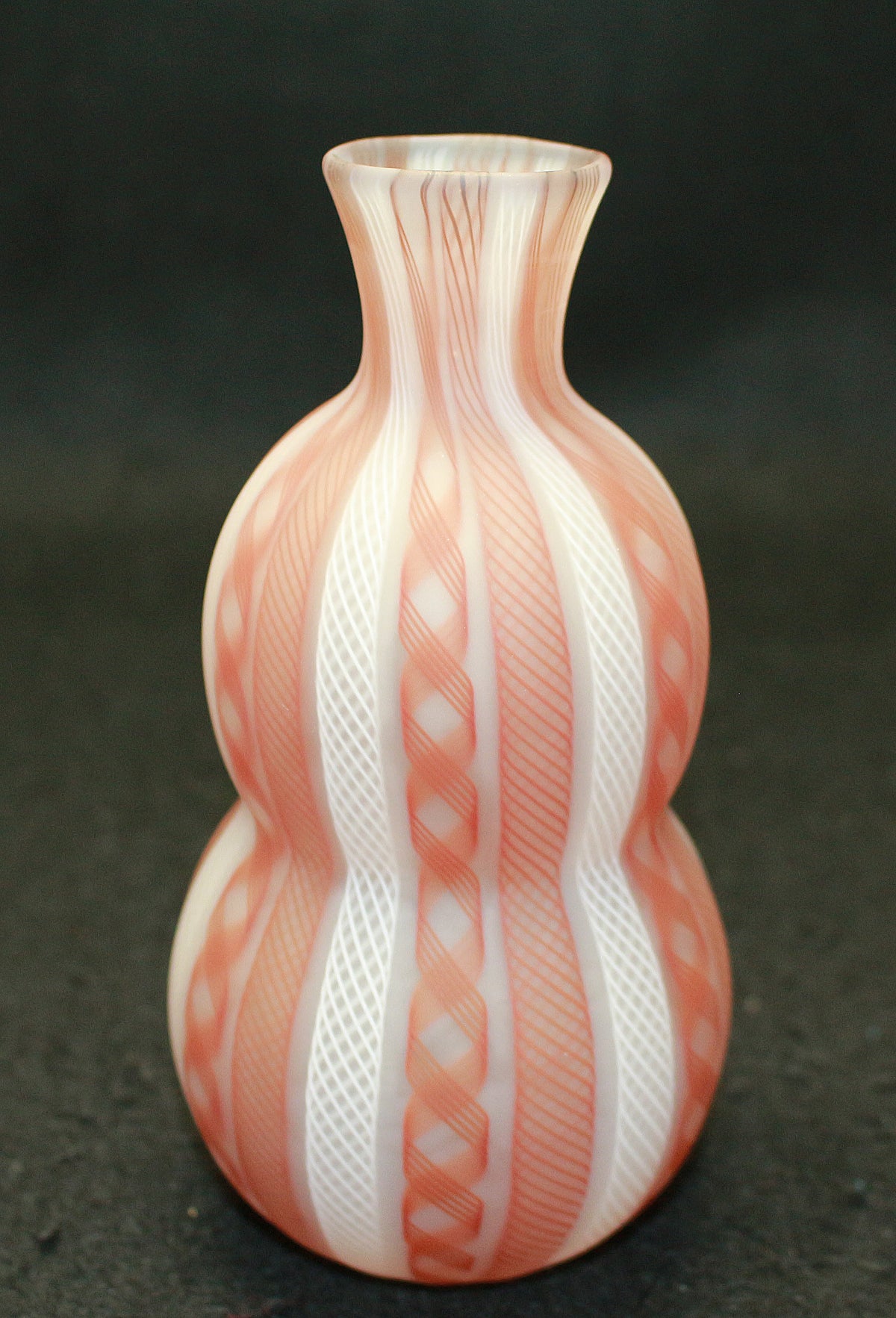26082 Kyohei Fujita Hand-blown Venice Sake Bottle (Red) FUJITA Kyohei 