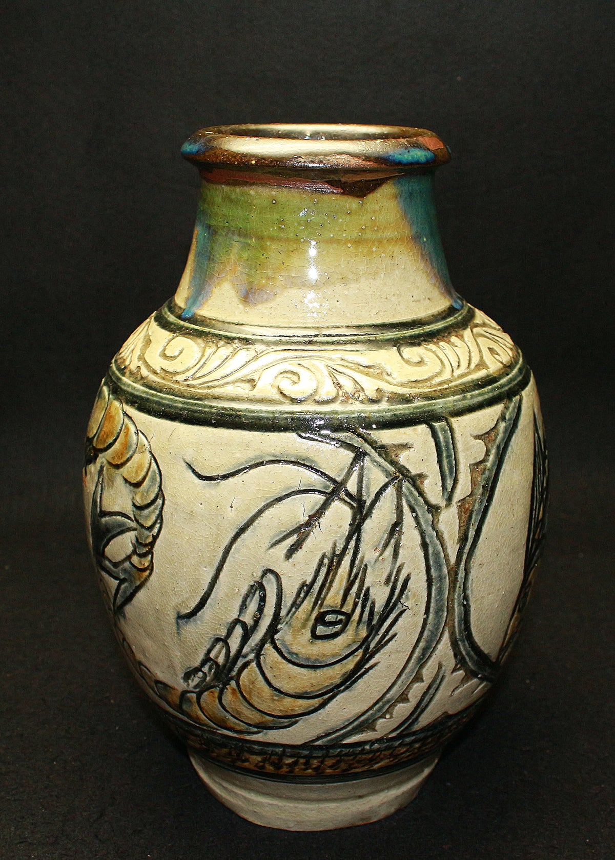 26090	人間国宝　金城次郎　魚文花瓶　　Kinjo　Jiro