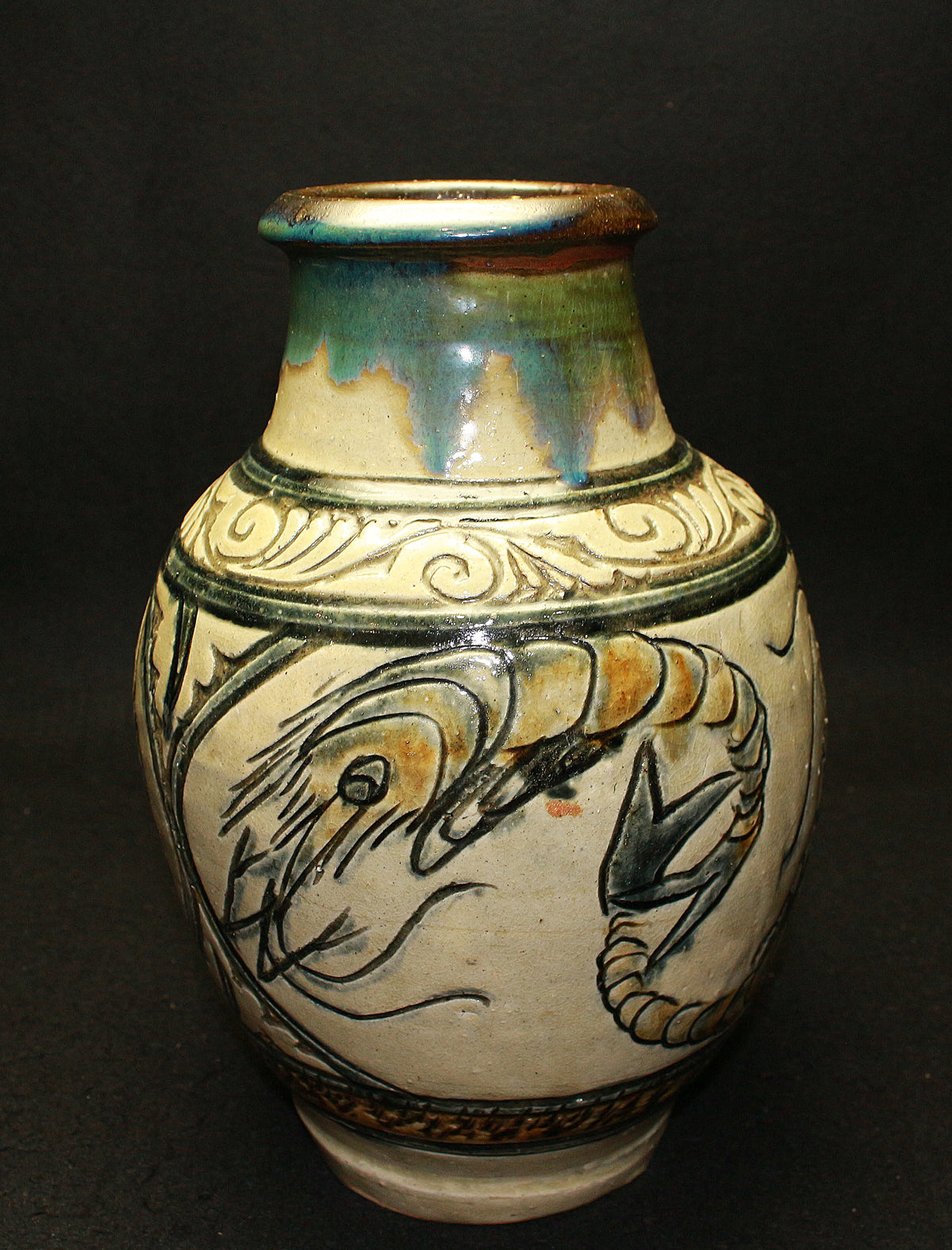 26090	人間国宝　金城次郎　魚文花瓶　　Kinjo　Jiro