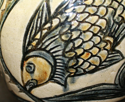 26090	人間国宝　金城次郎　魚文花瓶　　Kinjo　Jiro