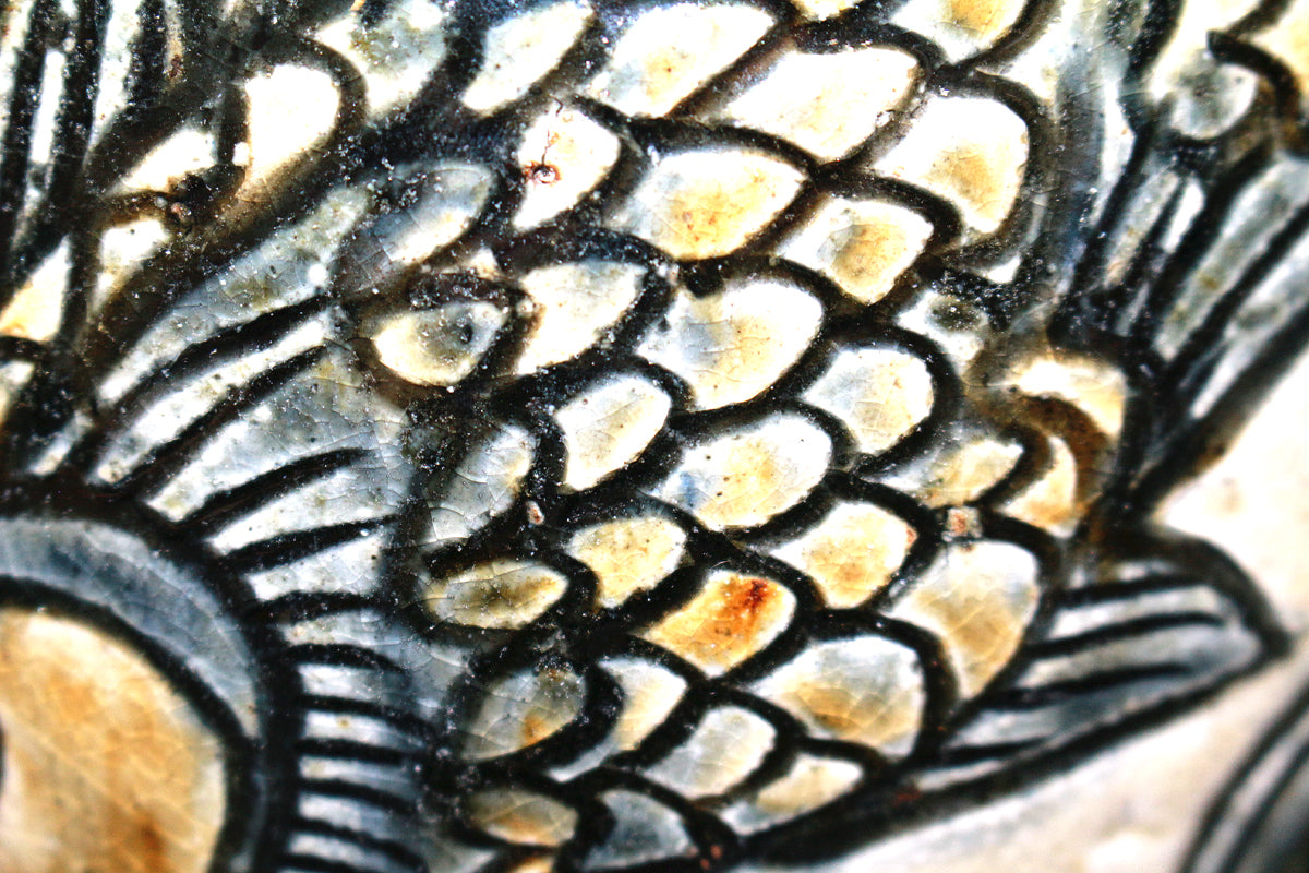 26090	人間国宝　金城次郎　魚文花瓶　　Kinjo　Jiro