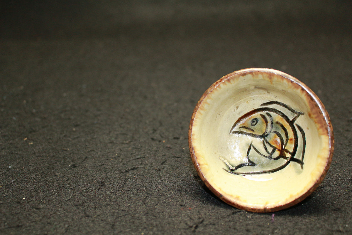 26097 Living National Treasure Jiro Kinjo Sake Cup (Fish Design) 