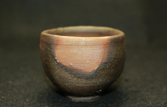 26111　人間国宝　藤原啓	備前酒杯①　　FUJIWARA　Kei