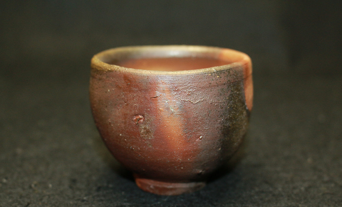 26111　人間国宝　藤原啓	備前酒杯①　　FUJIWARA　Kei