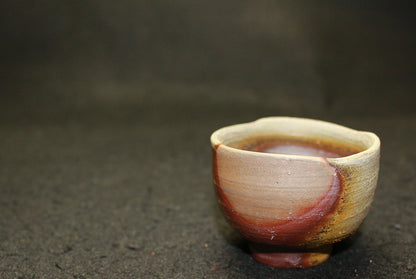 26113	人間国宝　藤原雄	　備前酒杯　FUJIWARA Yu