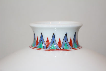 26109 　人間国宝　１４代酒井田柿右衛門	　錦花鳥文花瓶　　SAKAIDA Kakiemon