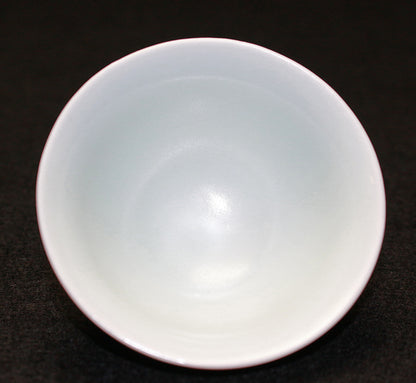 26120　人間国宝　前田昭博	　白磁面取盃　MAEDA Akihiro