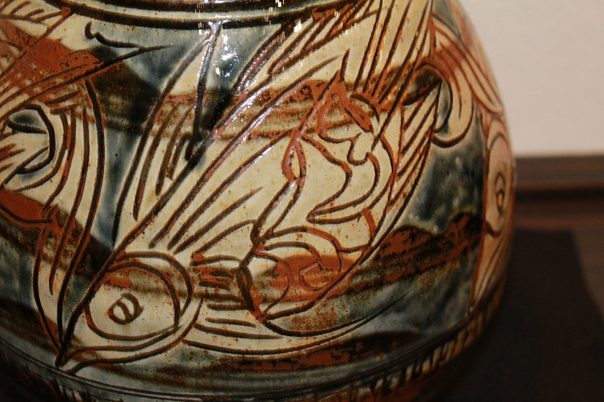 26121 Living National Treasure Jiro Kinjo Tsuboya-yaki Fish Design Jar