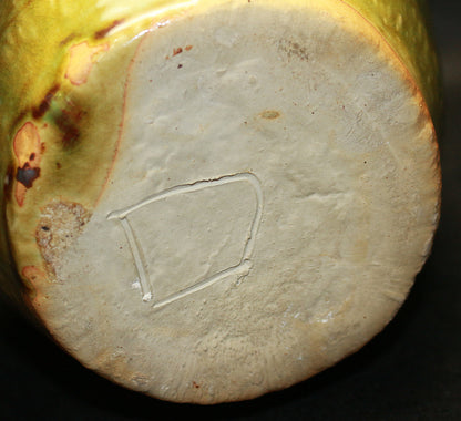 26122	北大路魯山人	 於里扁草絵花入（友斎箱・個展出品作） 　KITAOJI Rosanjin