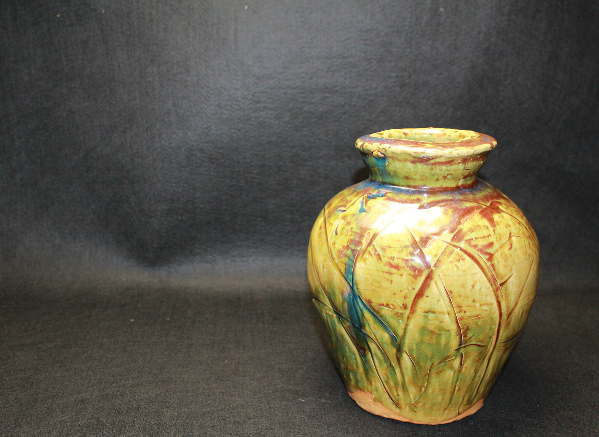 26122	北大路魯山人	 於里扁草絵花入（友斎箱・個展出品作） 　KITAOJI Rosanjin