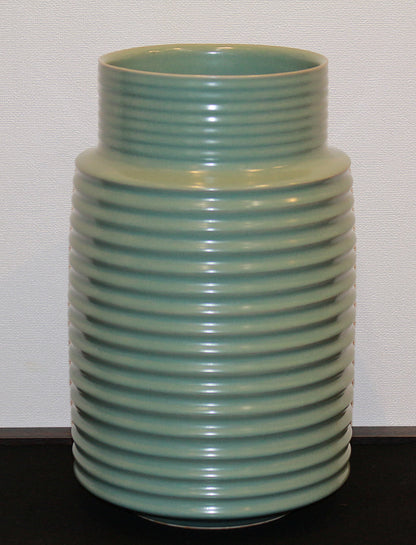 26123　人間国宝　中島宏	青磁壷　NAKAJIMA　Hiroshi